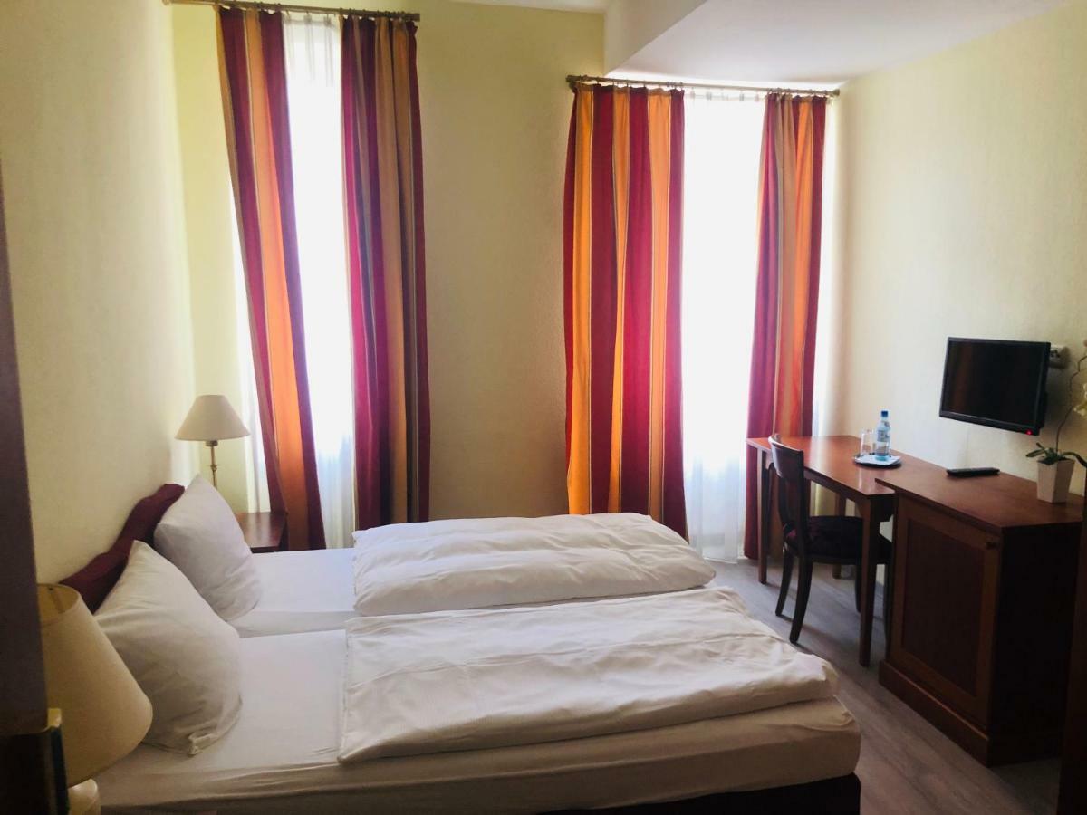 Hotel-Events Adlerpalast Ruesselsheim Luaran gambar