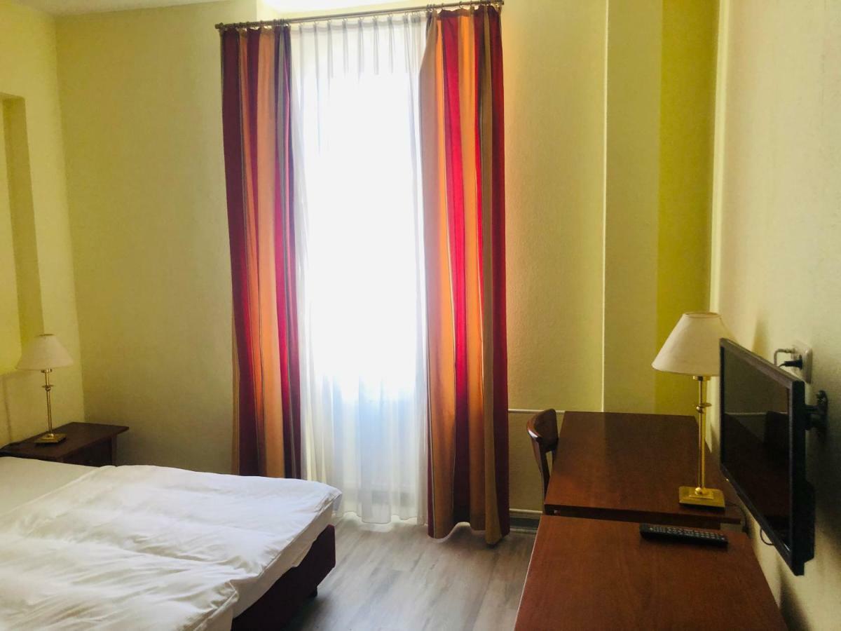 Hotel-Events Adlerpalast Ruesselsheim Luaran gambar