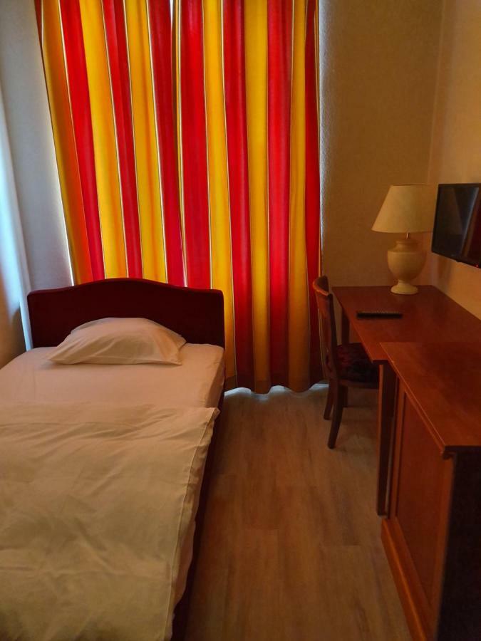 Hotel-Events Adlerpalast Ruesselsheim Luaran gambar