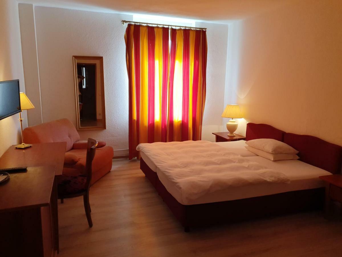 Hotel-Events Adlerpalast Ruesselsheim Luaran gambar
