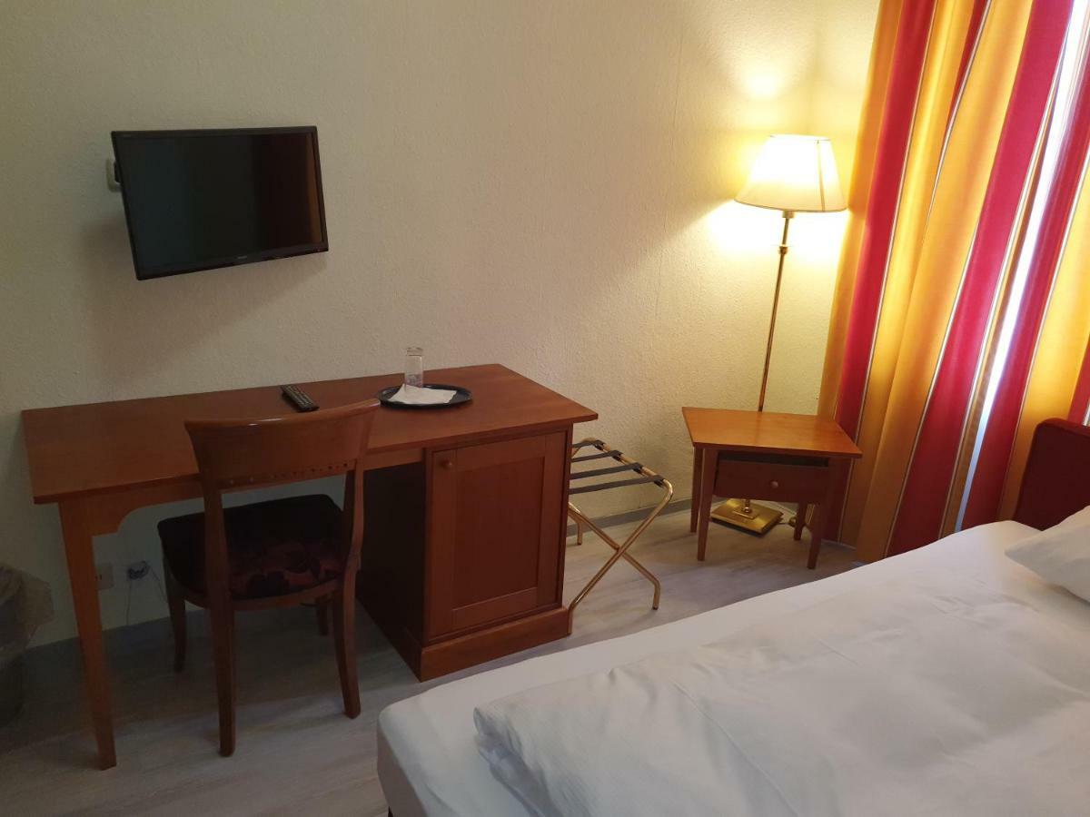 Hotel-Events Adlerpalast Ruesselsheim Luaran gambar