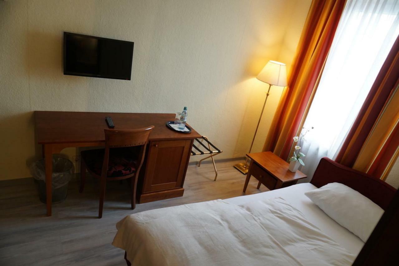 Hotel-Events Adlerpalast Ruesselsheim Luaran gambar